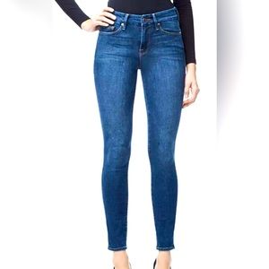 Good American size 6/28
Good Legs High Rise Skinny Jeans in Blue004